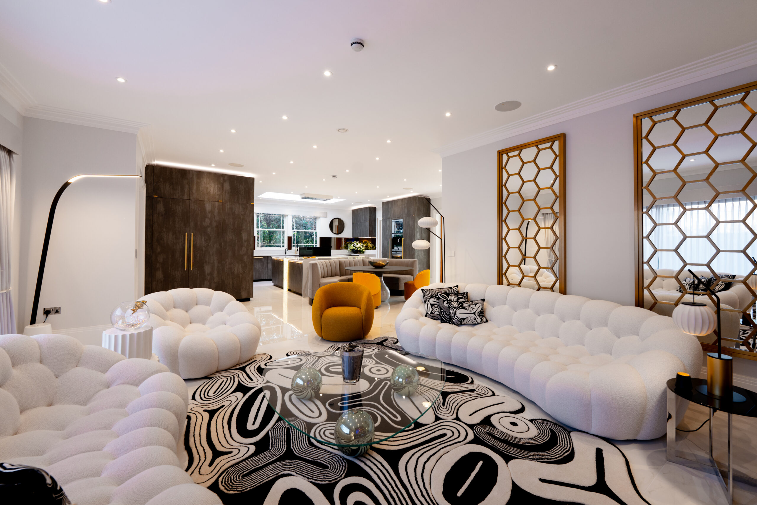 OXSHOT – LOUNGE AND HALL WAY